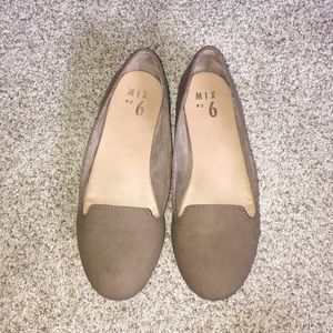 Tan flats with gold detail at heel - simple&cute!